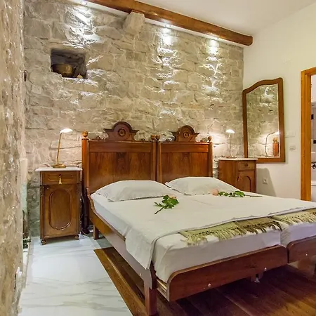 스튜디오 발릭 럭스 *