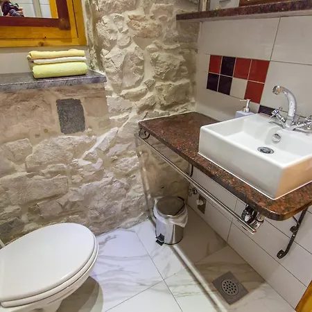 Balic Lux سبليت