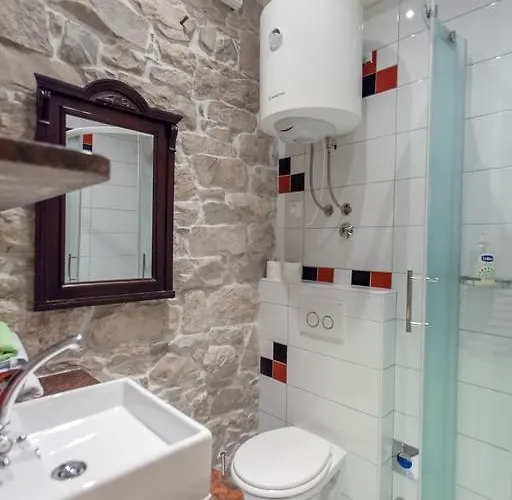 Studios Balic Lux Σπλιτ